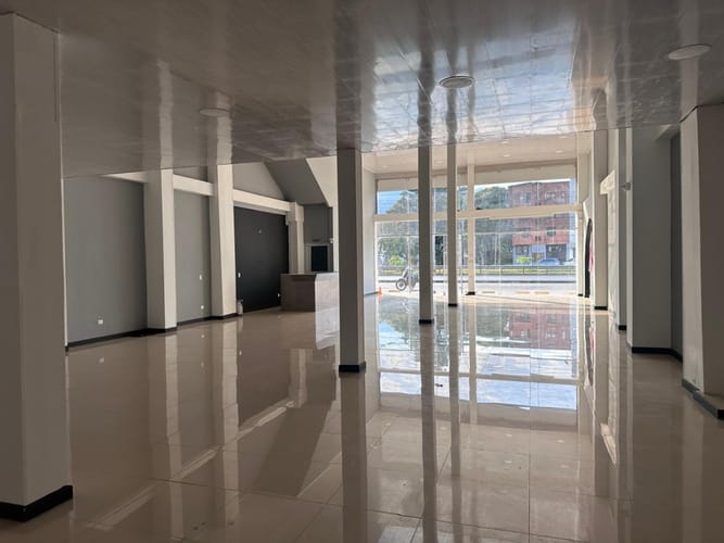 Local en arriendo en Santa Anita, Cali, 345 m² · foto 3 de 13