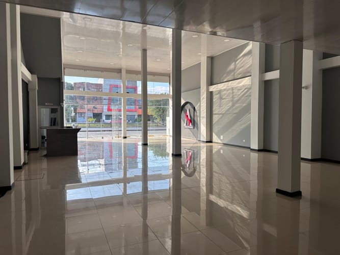 Local en arriendo en Santa Anita, Cali, 345 m² · foto 6 de 13