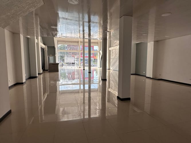 Local en arriendo en Santa Anita, Cali, 345 m² · foto 7 de 13