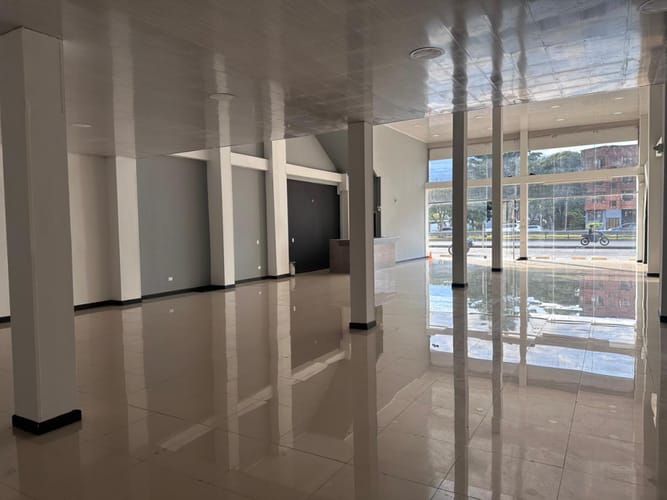 Local en arriendo en Santa Anita, Cali, 345 m² · foto 8 de 13