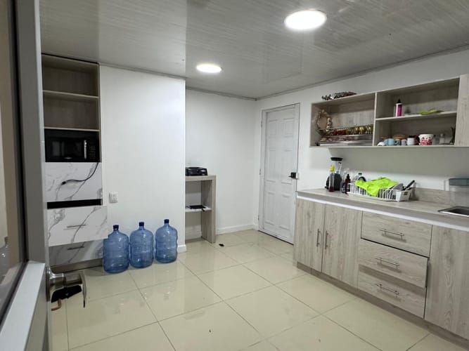 Local en arriendo en Santa Anita, Cali, 345 m² · foto 12 de 13