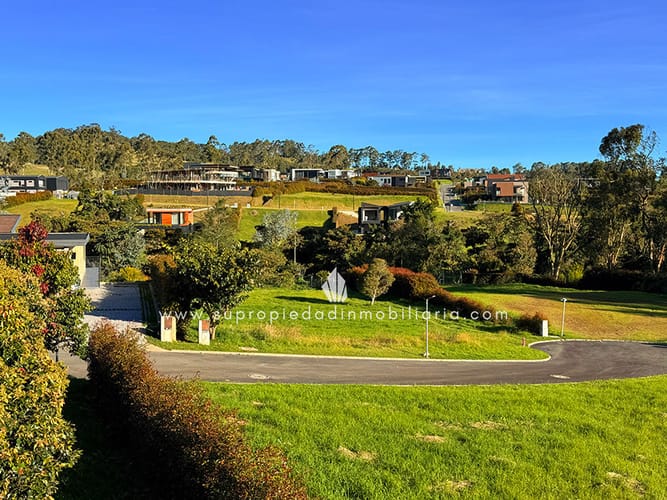 Lote en venta en Loma Del Chocho, Envigado, 2915 m² · foto 2 de 5