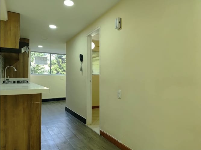 Apartamento en venta en Los Naranjos, Medellín · foto 3 de 15