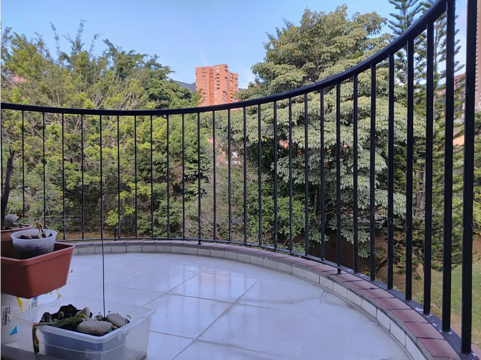 Apartamento en venta en Los Naranjos, Medellín · foto 7 de 15