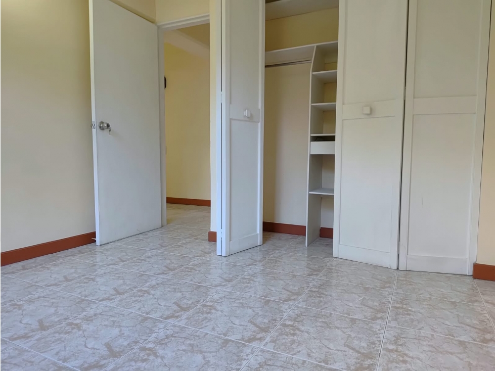 Apartamento en venta en Los Naranjos, Medellín · foto 9 de 15