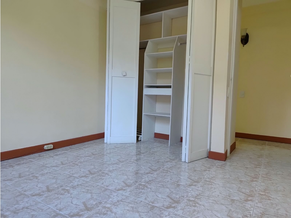 Apartamento en venta en Los Naranjos, Medellín · foto 10 de 15