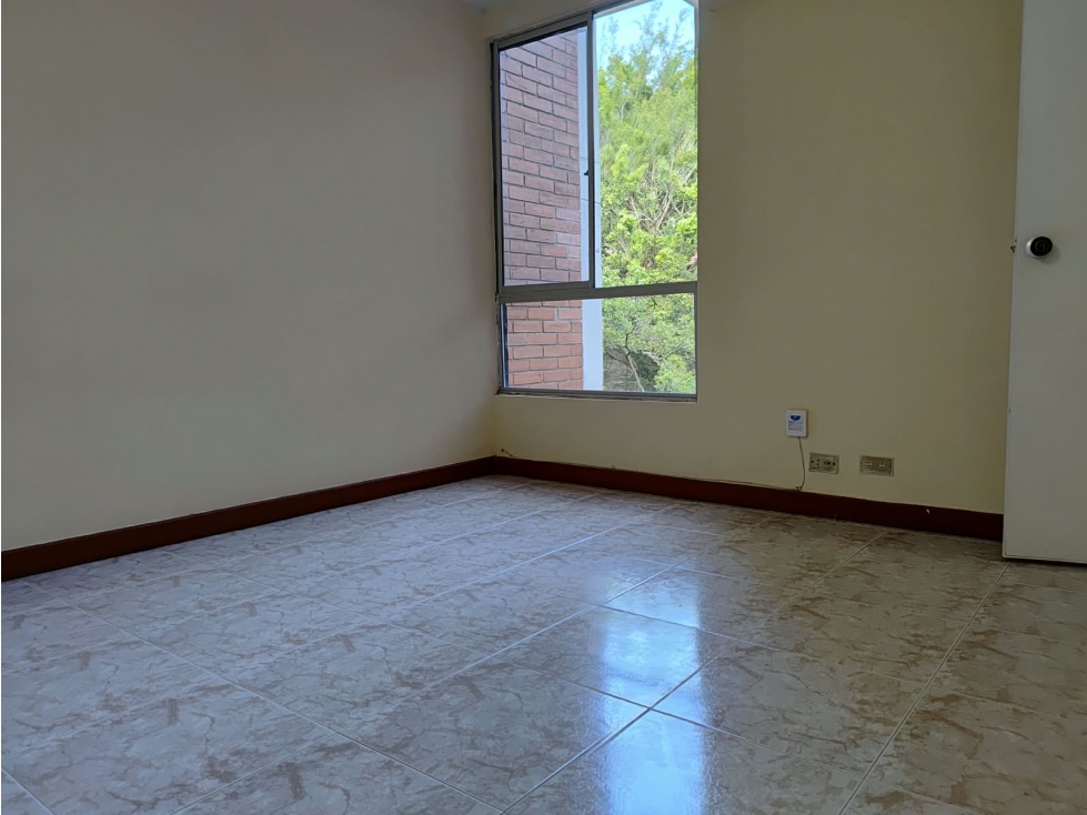 Apartamento en venta en Los Naranjos, Medellín · foto 12 de 15
