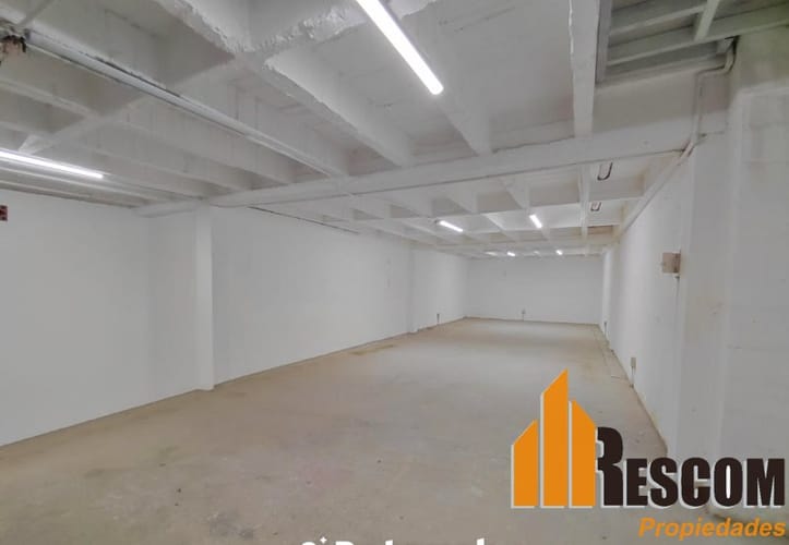 Bodega en arriendo en Centro, Rionegro, 100 m² · foto 2 de 2