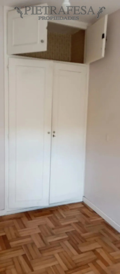 Apartamento en alquiler, 2 dormitorios, 1 baño, terraza, cochera. Centro. · Foto 9