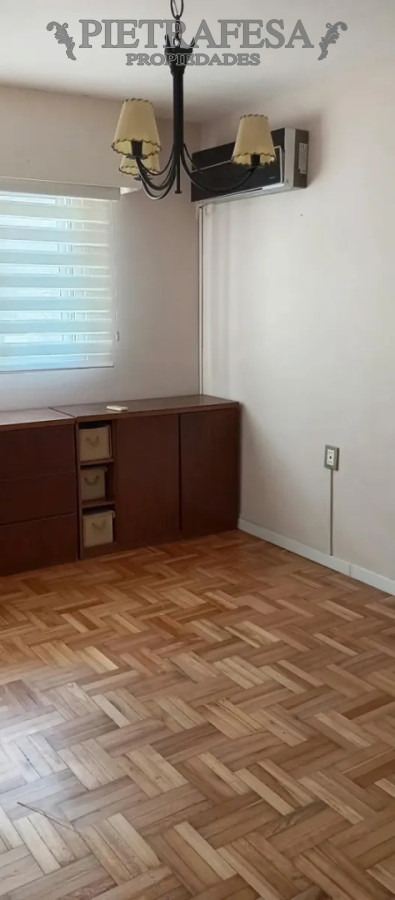 Apartamento en alquiler, 2 dormitorios, 1 baño, terraza, cochera. Centro. · Foto 10