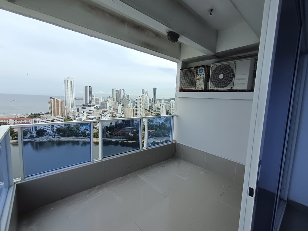 Apartamento en arriendo en El Laguito, Cartagena · foto 2 de 11