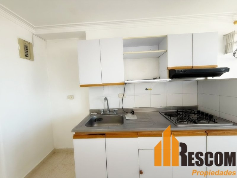 Apartamento en arriendo en Loma De San Julian, Medellín · foto 2 de 13