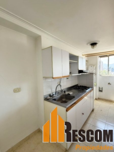 Apartamento en arriendo en Loma De San Julian, Medellín · foto 3 de 13