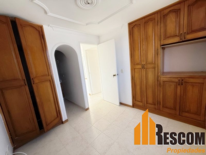 Apartamento en arriendo en Loma De San Julian, Medellín · foto 9 de 13