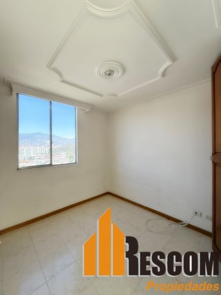 Apartamento en arriendo en Loma De San Julian, Medellín · foto 11 de 13