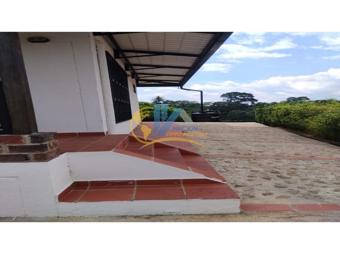 Casa de 1 alcoba en venta en Llaneras, Bucaramanga, 1373 m² · foto 2 de 16