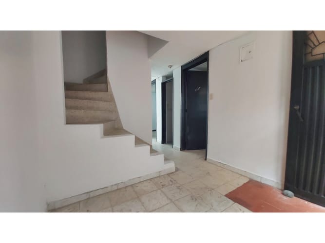 Casa de 6 alcobas en venta en Los Guayacanes, Cali, 125 m² · foto 2 de 24