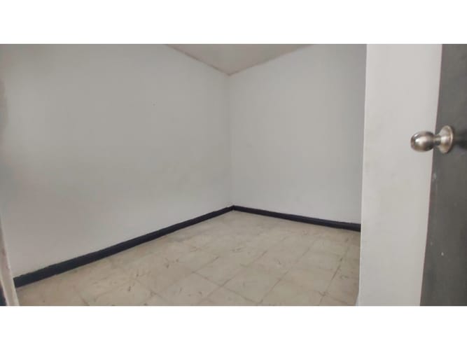 Casa de 6 alcobas en venta en Los Guayacanes, Cali, 125 m² · foto 6 de 24