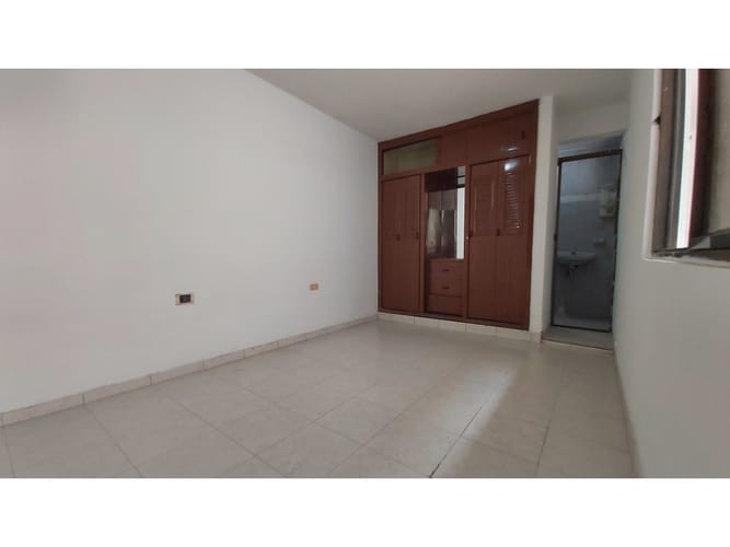 Casa de 6 alcobas en venta en Los Guayacanes, Cali, 125 m² · foto 15 de 24