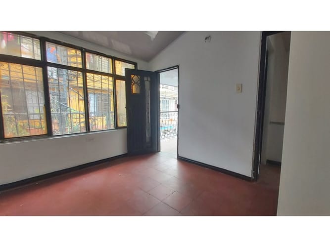 Casa de 6 alcobas en venta en Los Guayacanes, Cali, 125 m² · foto 21 de 24