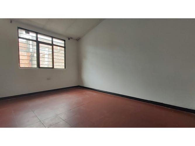Casa de 6 alcobas en venta en Los Guayacanes, Cali, 125 m² · foto 23 de 24