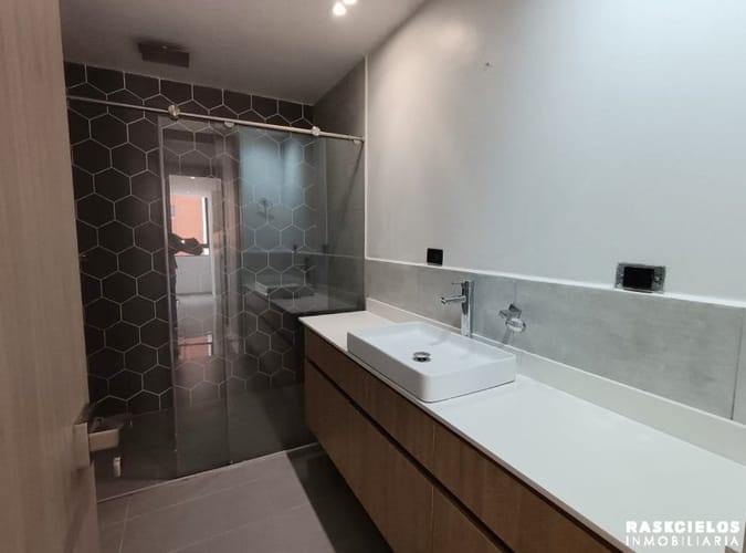 Apartamento de 3 alcobas en arriendo en Las Acacias, Medellín, 130 m² · foto 13 de 16