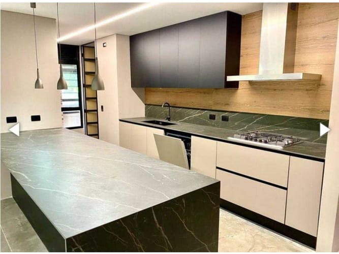 Apartamento de 3 alcobas en venta en El Castillo, Medellín, 202 m² · foto 6 de 22
