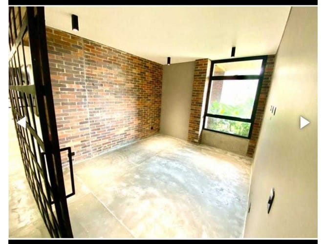 Apartamento de 3 alcobas en venta en El Castillo, Medellín, 202 m² · foto 9 de 22