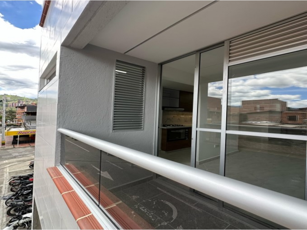 Apartamento en venta en Santa Maria No. 3, Itagüí · foto 2 de 19