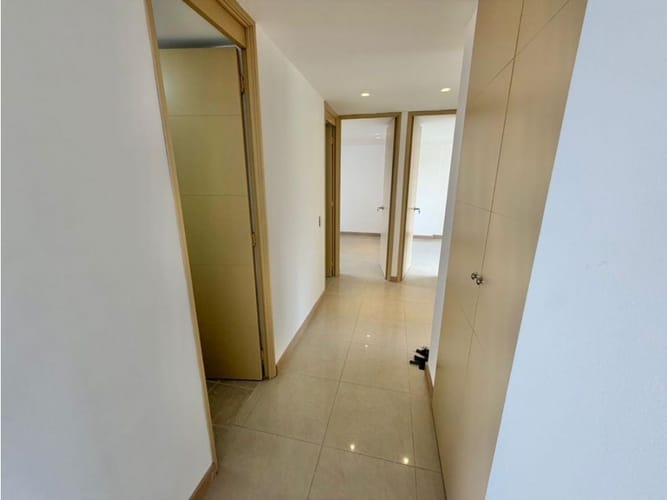 Apartamento de 3 alcobas en venta en La Florida, Medellín, 103 m² · foto 4 de 10