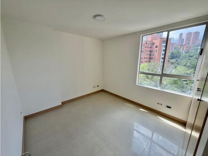 Apartamento de 3 alcobas en venta en La Florida, Medellín, 103 m² · foto 7 de 10