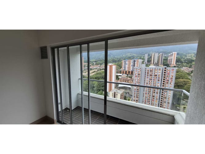 Apartamento en venta en Centro, La Estrella · foto 2 de 19