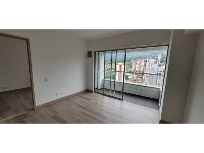 Apartamento en venta en Centro, La Estrella · foto 3 de 19