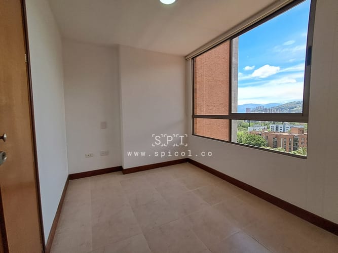 Apartamento de 3 alcobas en arriendo en Los Balsos, Medellín, 105 m² · foto 19 de 24