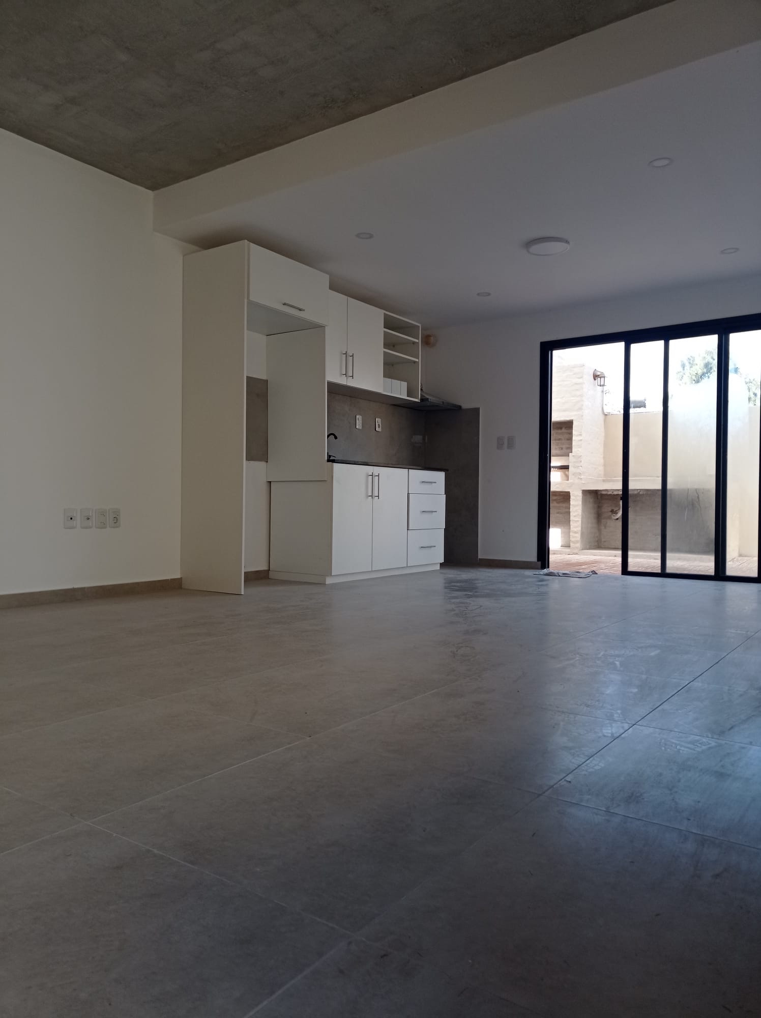 ALQUILER. Casa 3 dorm, cochera, parrillero, patio | Próx. Rambla Lomas de Solymar · Foto 5