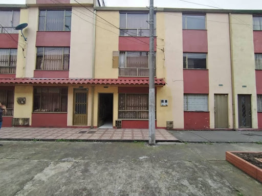Casa en venta en Villas De Granada, Bogotá · foto 2 de 24