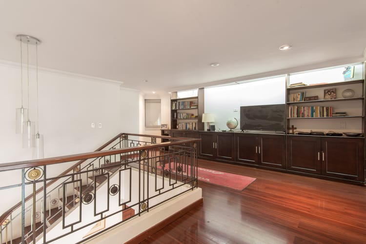 Apartamento de 3 alcobas en venta en Los Rosales, Bogotá, 212 m² · foto 10 de 20
