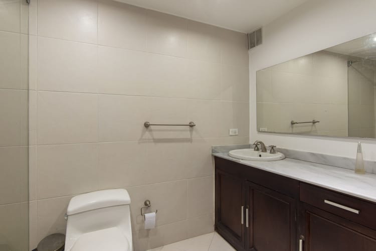 Apartamento de 3 alcobas en venta en Los Rosales, Bogotá, 212 m² · foto 12 de 20