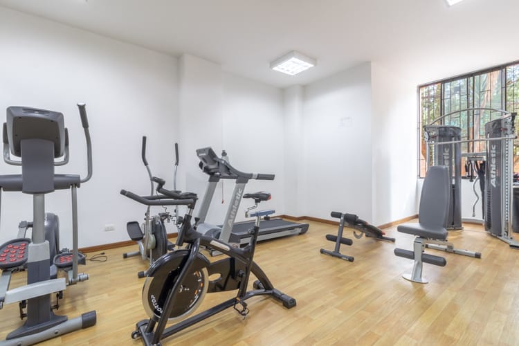 Apartamento de 3 alcobas en venta en Los Rosales, Bogotá, 212 m² · foto 17 de 20