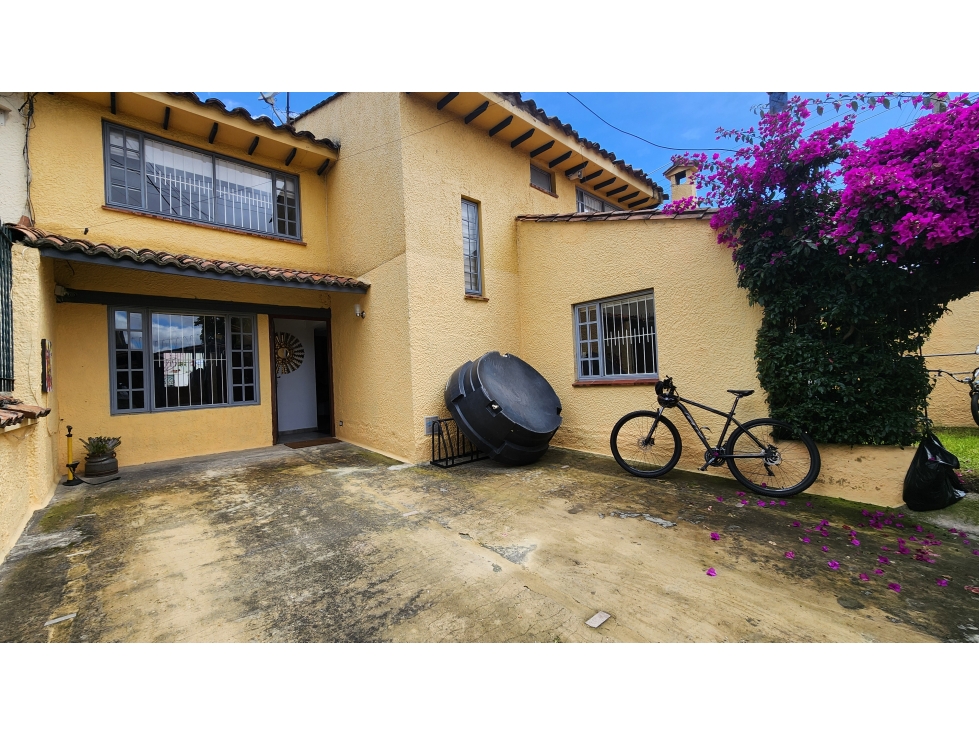 Casa en venta en Villa Magdala, Bogotá · foto 2 de 13