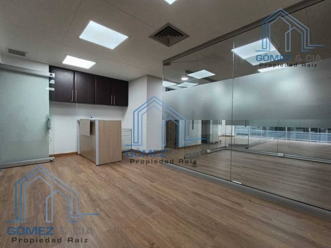 Oficina en arriendo en El Diamante No. 2, Medellín, 65 m² · foto 2 de 10