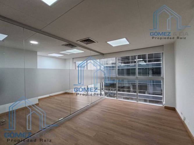 Oficina en arriendo en El Diamante No. 2, Medellín, 65 m² · foto 3 de 10