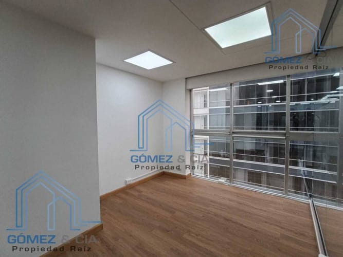 Oficina en arriendo en El Diamante No. 2, Medellín, 65 m² · foto 10 de 10