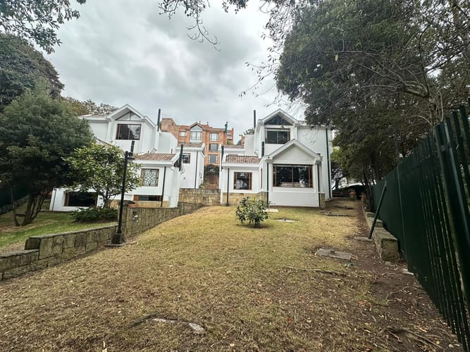 Casa de 3 alcobas en venta en Lindaraja, Bogotá, 275 m² · foto 20 de 21