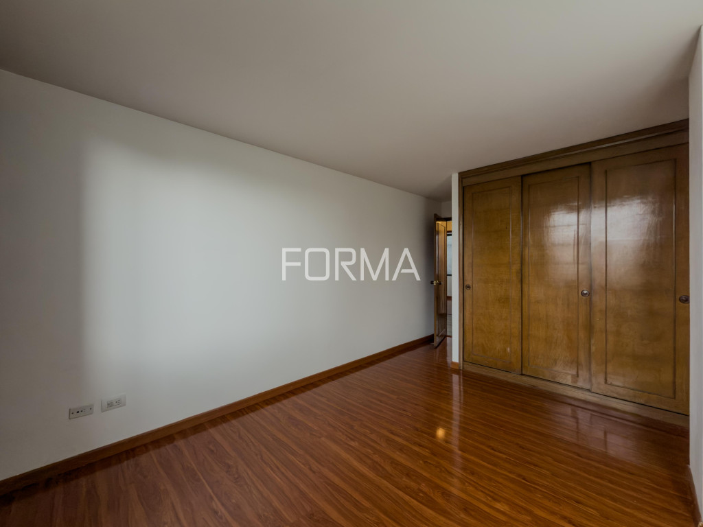 Apartamento en venta en Santa Barbara Alta, Bogotá · foto 9 de 20