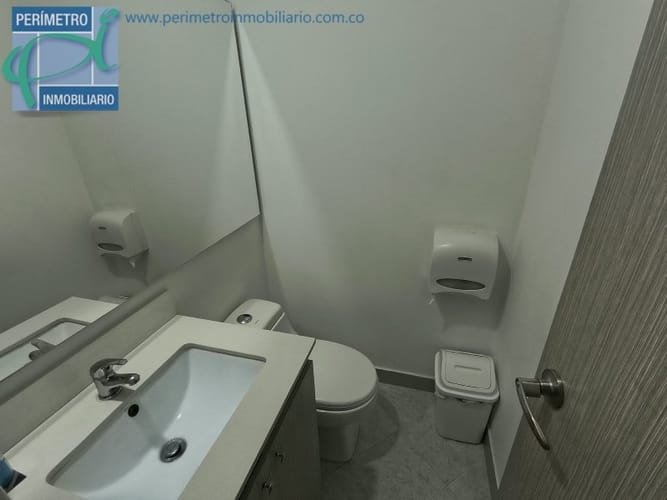 Oficina en arriendo en Milla De Oro, Medellín, 250 m² · foto 5 de 18