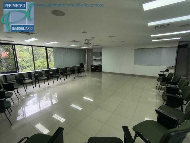 Oficina en arriendo en Milla De Oro, Medellín, 250 m² · foto 6 de 18