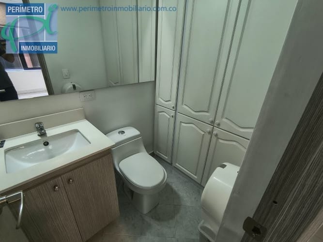 Oficina en arriendo en Milla De Oro, Medellín, 250 m² · foto 7 de 18