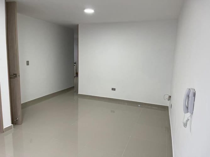Edificio en venta en Ciudad 2000, Cali, 240 m² · foto 3 de 15
