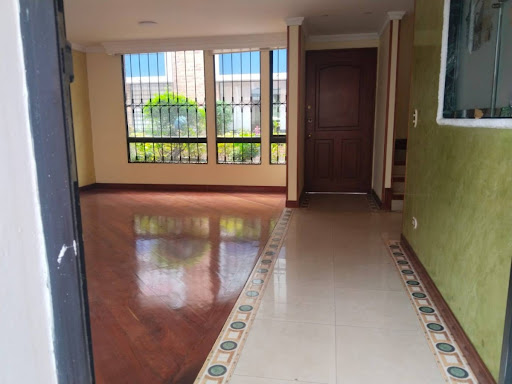 Casa en venta en Gratamira, Bogotá · foto 2 de 18